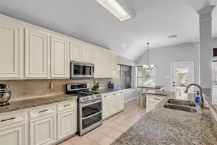 3615 Parkshire Dr, Pearland, TX 77584 - Photo 9