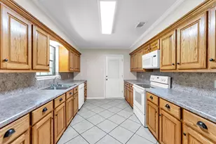 361 Forest Ln, Huntsville, TX 77340 - Photo 17