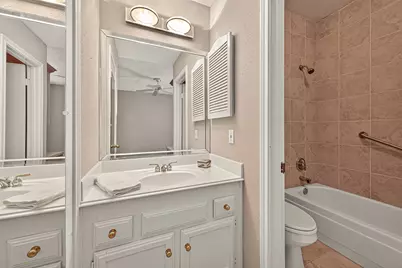 11711 Memorial Drive #13, Houston, TX 77024 - Photo 35