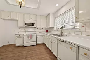 11711 Memorial Dr, Houston, TX 77024 - Photo 13