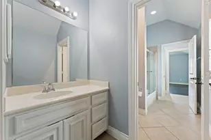 16114 Finnigans Cir, Houston, TX 77044 - Photo 37
