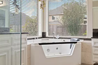16114 Finnigans Circle, Houston, TX 77044 - Photo 27