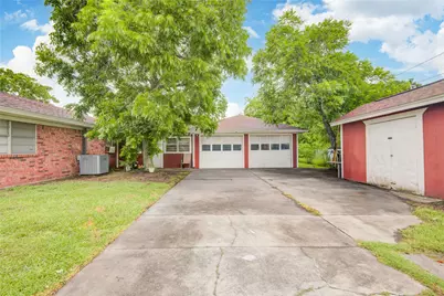 1421 N Avenue S, Freeport, TX 77541 - Photo 7