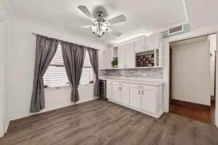 1711 Avenue M, Galveston, TX 77550 - Photo 9