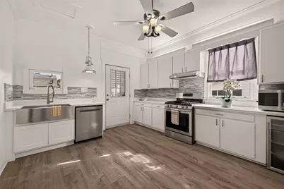 1711 Avenue M, Galveston, TX 77550 - Photo 3