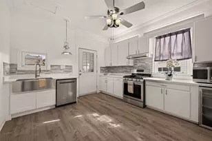 1711 Avenue M, Galveston, TX 77550 - Photo 3