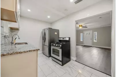 5223 Windemere Street, Houston, TX 77033 - Photo 7