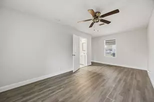 5223 Windemere St, Houston, TX 77033 - Photo 9