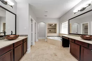 12430 Fossil Point Ln, Humble, TX 77346 - Photo 9