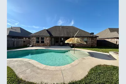 112 Jefferson, Clute, TX 77531 - Photo 3