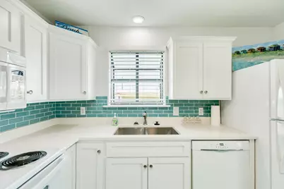 310 Parkview Road, Surfside Beach, TX 77541 - Photo 19