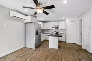 1210 Avenue M, Galveston, TX 77550 - Photo 13