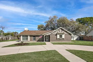 5006 Homewood Ln, Baytown, TX 77521 - Photo 1