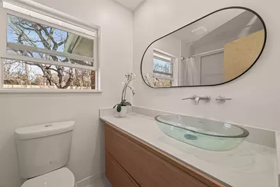 339 E Delz Drive, Houston, TX 77022 - Photo 5