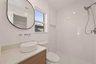 339 E Delz Dr, Houston, TX 77022 - Photo 7