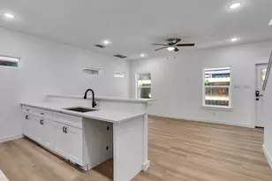 8810 Crestview Dr, Houston, TX 77028 - Photo 15