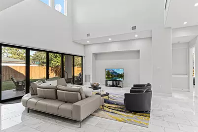 14002 Woodthorpe Lane, Houston, TX 77079 - Photo 9