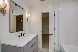 727 Travis St, Columbus, TX 78934 - Photo 23