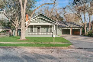 727 Travis St, Columbus, TX 78934 - Photo 3