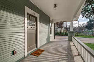 727 Travis St, Columbus, TX 78934 - Photo 7