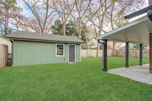 727 Travis St, Columbus, TX 78934 - Photo 35