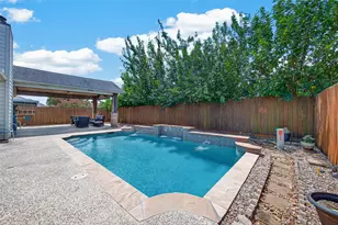 11004 Oakwood Dr, La Porte, TX 77571 - Photo 3