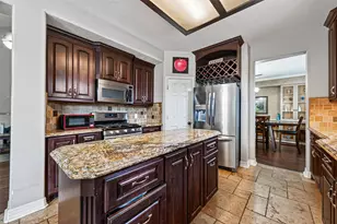 11004 Oakwood Dr, La Porte, TX 77571 - Photo 11