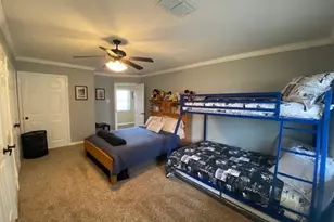 561 Lakeway Dr, Conroe, TX 77316 - Photo 5