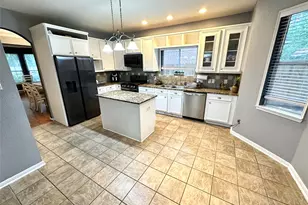 26871 Castlecliff Ln, Kingwood, TX 77339 - Photo 3
