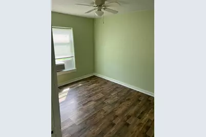 527 W 8th Street, Freeport, TX 77541 - Photo 5