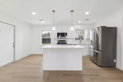 2302 Hewitt Drive, Houston, TX 77018 - Photo 3