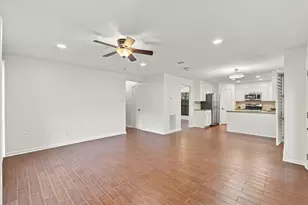 19 Village Knoll Pl Pl, The Woodlands, TX 77381 - Photo 17