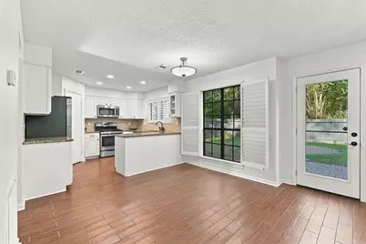 19 Village Knoll Place Place, The Woodlands, TX 77381 - Photo 13