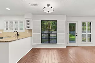 19 Village Knoll Pl Pl, The Woodlands, TX 77381 - Photo 11