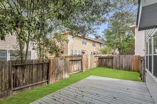 39 Camellia Grove Circle, The Woodlands, TX 77382 - Photo 3