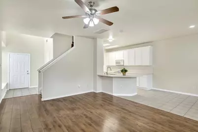 39 Camellia Grove Circle, The Woodlands, TX 77382 - Photo 11