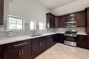1060 County Rd 5021, Cleveland, TX 77327 - Photo 7