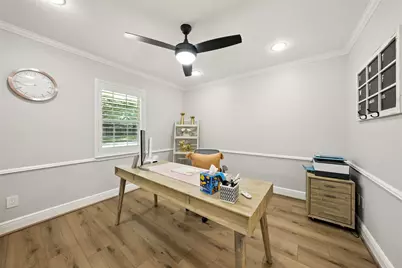 10718 Chevy Chase Drive, Houston, TX 77042 - Photo 9