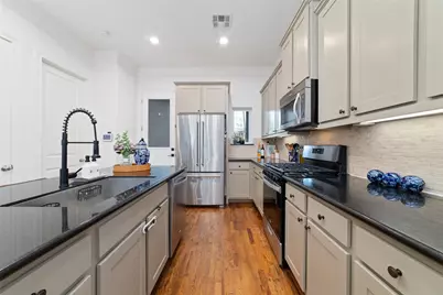 8726 Kempwood Drive, Houston, TX 77080 - Photo 13