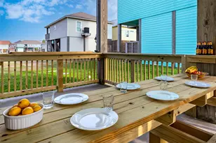 972 S Redfish, Crystal Beach, TX 77650 - Photo 9