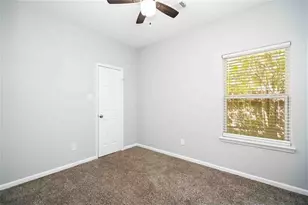 5105 Southwind St, Houston, TX 77033 - Photo 13