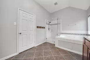 18403 Sierra Falls Ct, Tomball, TX 77377 - Photo 11