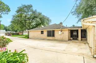 712 Browning St, Angleton, TX 77515 - Photo 5