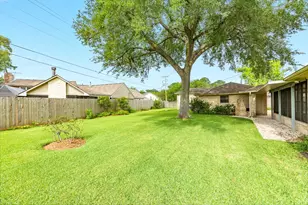 712 Browning St, Angleton, TX 77515 - Photo 7