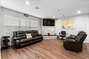 1930 River Falls Dr, Houston, TX 77339 - Photo 9