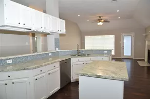 5723 Parryville Dr, Houston, TX 77041 - Photo 5