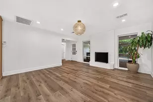 10819 Oasis Dr, Houston, TX 77096 - Photo 9
