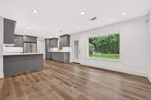10819 Oasis Dr, Houston, TX 77096 - Photo 11