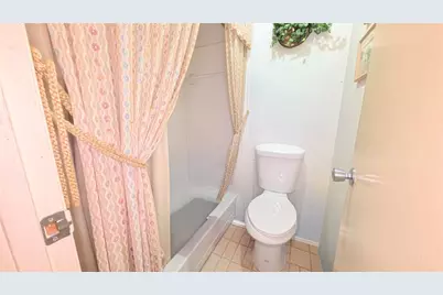 8650 Maplecrest Drive, Houston, TX 77099 - Photo 11