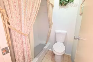 8650 Maplecrest Dr, Houston, TX 77099 - Photo 11